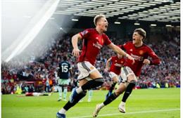 Scott McTominay tỏa sáng, Erik ten Hag bị chỉ trích dữ dội