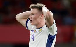 McTominay bị VAR từ chối siêu phẩm đá phạt trước Tây Ban Nha