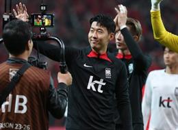 Son Heung Min bỏ ngỏ khả năng thi đấu, trận Việt Nam - Hàn Quốc vẫn 'cháy vé'