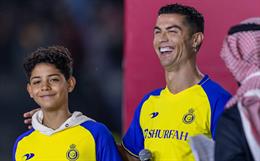 Con trai Ronaldo gia nhập học viện Al-Nassr, chuẩn bị đá cặp cùng bố