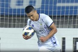 Xâu kim thủ môn, tiền đạo Tuấn Hải mang về bàn thắng quý giá cho CLB Hà Nội