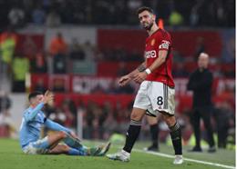 Roy Keane muốn Erik ten Hag tước băng đội trưởng của Bruno Fernandes