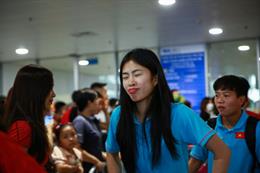 ĐT nữ Việt Nam gặp sự cố trong ngày trở về