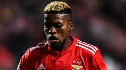 Barca gia nhập cuộc đua giành sao Benfica với MU và Liverpool