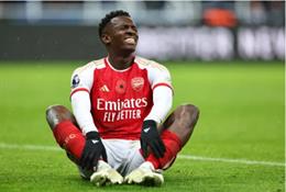 Eddie Nketiah dính chấn thương trước trận gặp Sevilla