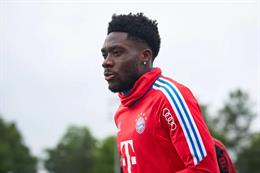 Fabrizio Romano lên tiếng vụ Real Madrid chiêu mộ Alphonso Davies