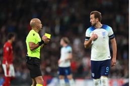 Nhận thẻ vàng vì lỗi ăn vạ, Harry Kane phản ứng thế nào?