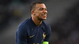 HLV Deschamps đáp trả Luis Enrique vì chỉ trích Mbappe