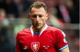 Tuyển CH Séc đuổi thẳng cổ cầu thủ của West Ham