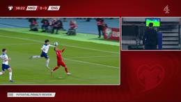 Các cựu sao tuyển Anh tiếp tục chỉ trích trọng tài