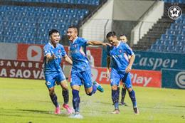 Tiền đạo U23 Việt Nam ghi bàn nhờ vũng nước đọng trên sân