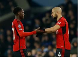 Sofyan Amrabat đã mất vị trí vào tay Kobbie Mainoo