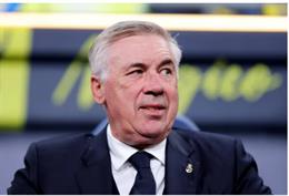 Carlo Ancelotti nhận được lời đề nghị bất ngờ từ Manchester United