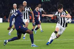 Alan Shearer nổi điên khi Newcastle bị cướp mất chiến thắng trước PSG