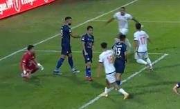 Tiến Linh "vô tình" kiến tạo, Bình Dương có bàn gỡ hòa trước HAGL 