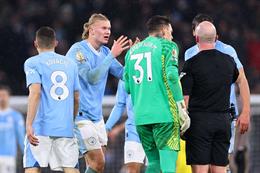 Pep Guardiola giải thích hành động của Haaland sau trận hòa của Man City