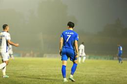 Trò cưng HLV Troussier nghẹn ngào khi gặp lại đội bóng thời niên thiếu SLNA