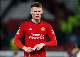 Đây! Lý do Scott McTominay đeo băng đội trưởng MU trước Liverpool