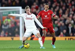 VIDEO: Van Dijk ám chỉ MU sợ thua khi đối đầu Liverpool 