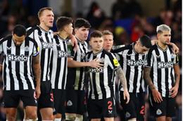 Eddie Howe nói gì về màn trình diễn tệ hại của Kieran Trippier trước Chelsea?