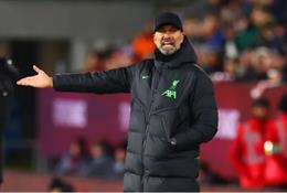 Jurgen Klopp chỉ trích các trọng tài sau trận thắng Burnley