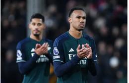 Huyền thoại Arsenal chỉ trích Gabriel Magalhaes