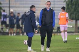 Tin bóng đá tối 4/1: HLV Troussier chốt danh sách ĐT Việt Nam