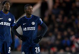 Moises Caicedo bị chỉ trích vì sai lầm ở bàn thua của Chelsea