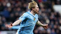 Walker: "Chỉ có Ronaldo và Messi ở chung mâm với De Bruyne"