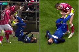 Nhận thẻ đỏ, sao West Ham vẫn bị chỉ trích dữ dội