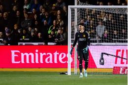 Erik ten Hag nói gì về màn ra mắt của Altay Bayindir?