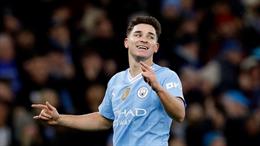 Rodri đưa người hùng của Man City lên mây