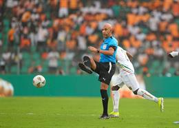 ĐT Mali quây trọng tài sau trận đấu ở AFCON 2023