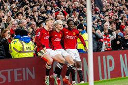 Hình ảnh HLV Ten Hag thích nhất sau trận thắng West Ham