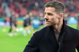 "Thay thế Jurgen Klopp giống như đưa đầu vào máy chém"