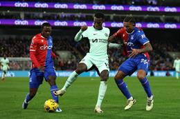 Michael Owen không hài lòng với bộ đôi tân binh của Chelsea