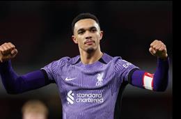 Alexander-Arnold được khuyên hoãn kế hoạch gia hạn với Liverpool 