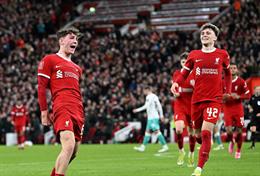 Liverpool đối mặt lịch thi đấu kinh hoàng khi gặp MU