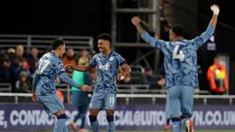 Ollie Watkins vượt Haaland và Salah