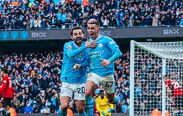 Phil Foden nhận mưa lời khen sau khi tỏa sáng trước MU