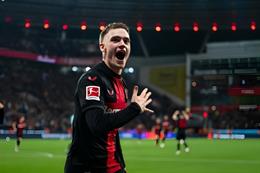 Giữ vững mạch bất bại, Leverkusen thiết lập lại cách biệt 10 điểm