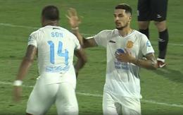 VIDEO: Nam Định trừng phạt Bình Định sau sai sót cuối hiệp 1