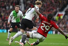 Rooney chỉ trích tình huống “báo team” của Wan-Bissaka