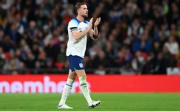 Gary Neville choáng váng khi thấy Jordan Henderson bị loại