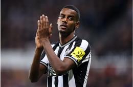 Newcastle hét giá khó tin cho Alexander Isak