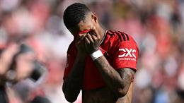 Marcus Rashford khóc nức nở sau khi vô địch FA Cup cùng MU