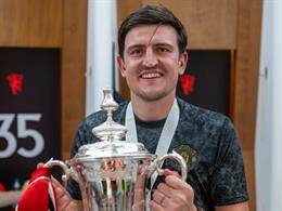 Harry Maguire troll CĐV của Leeds United