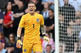 Jordan Pickford làm điều bất ngờ ở trận đấu với Bosnia
