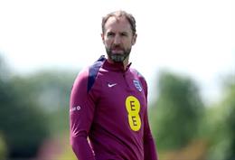 Sau James Maddison, thêm 2 cầu thủ bị loại khỏi tuyển Anh