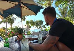 Ben White làm gì khi không tham dự Euro 2024 cùng tuyển Anh?